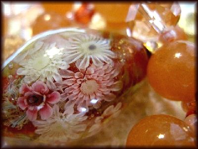 とんぼ玉と天然石（オレンジジェード）のネックレス（とんぼ玉アクセサリー）